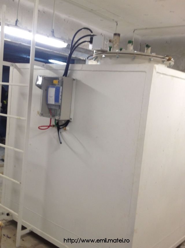 Rezervor de combustibil cu detector de scurgeri