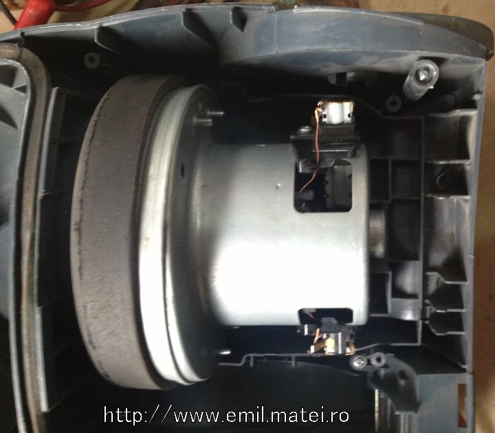 Aspirator de praf (vacuum cleaner) tip Singer VC2020 - amplasare motor electric Aspirator de praf (vacuum cleaner) tip Singer VC2020